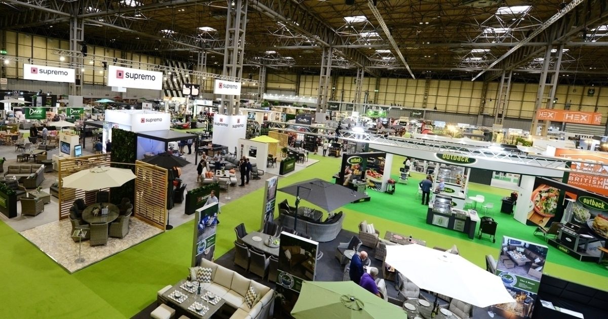 SOLEX opens to outdoor living buyers